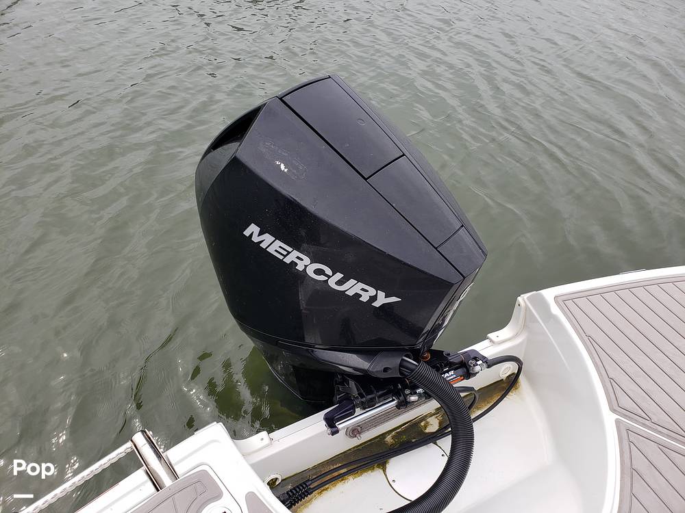 Slide: The Image of Crownline Boats E235XS 2022 - 14686302