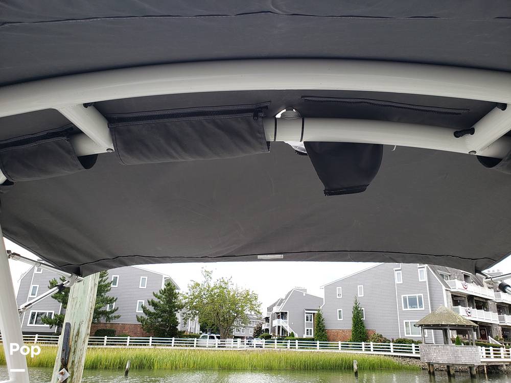 Slide: The Image of Crownline Boats E235XS 2022 - 14686306