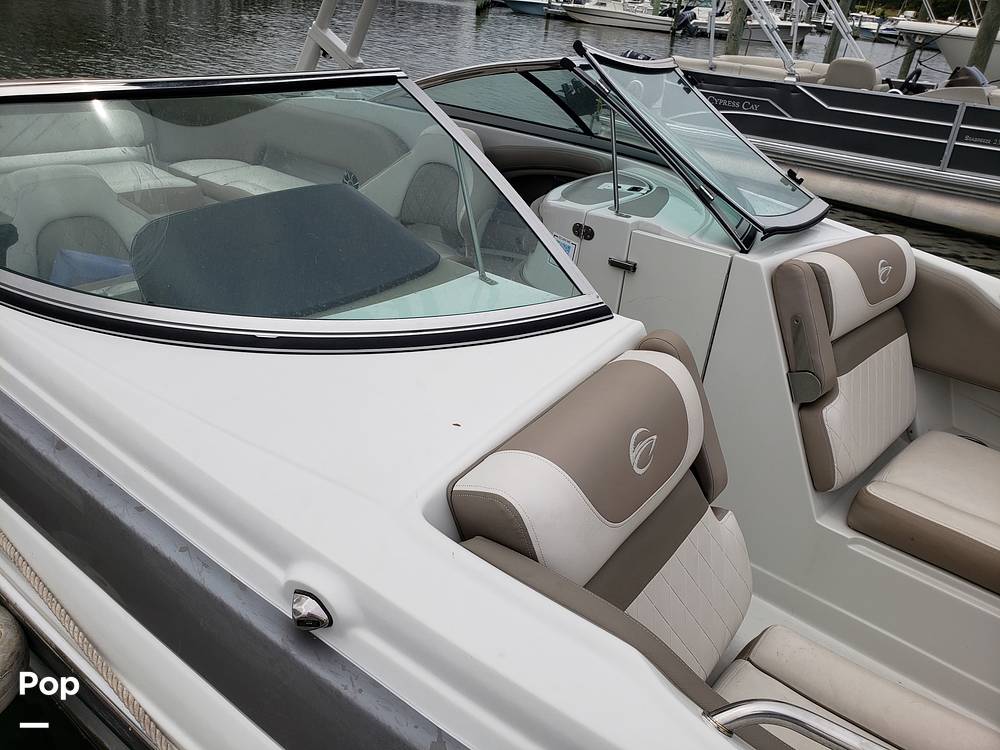 Slide: The Image of Crownline Boats E235XS 2022 - 14686313