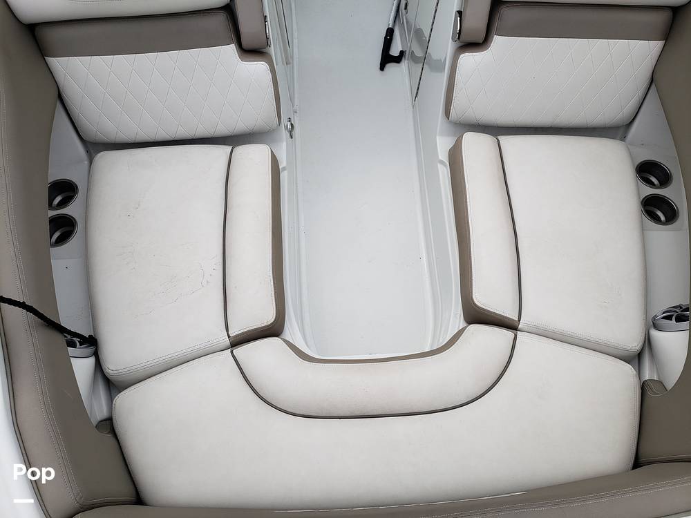 Slide: The Image of Crownline Boats E235XS 2022 - 14686312