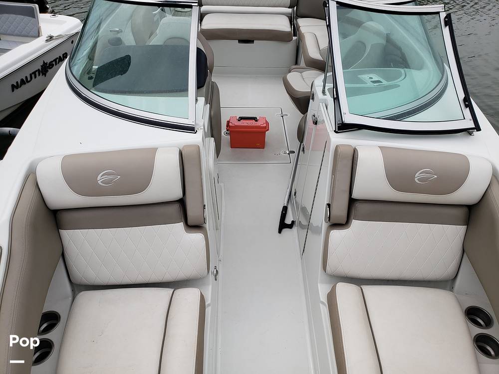 Slide: The Image of Crownline Boats E235XS 2022 - 14686311