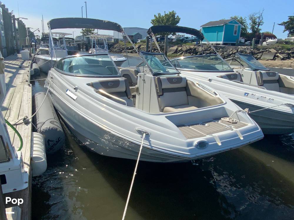 Slide: The Image of Crownline Boats E235 XS 2023 - 15662548