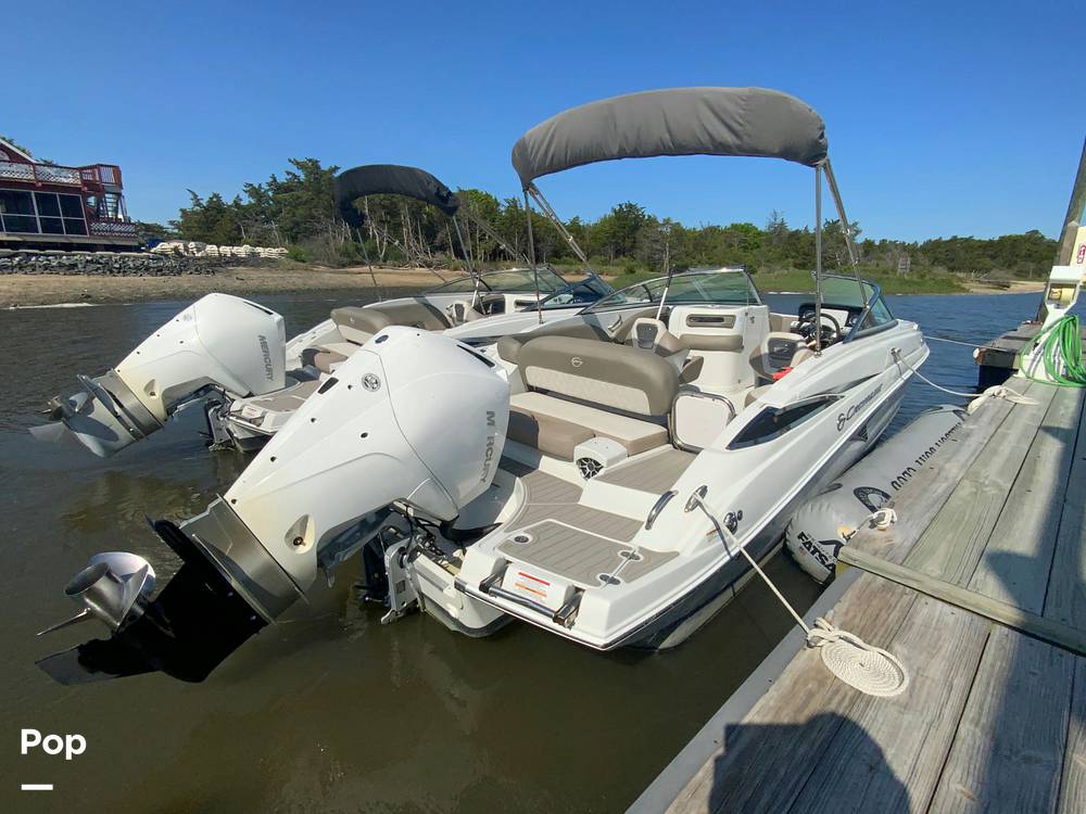 Slide: The Image of Crownline Boats E235 XS 2023 - 15662547