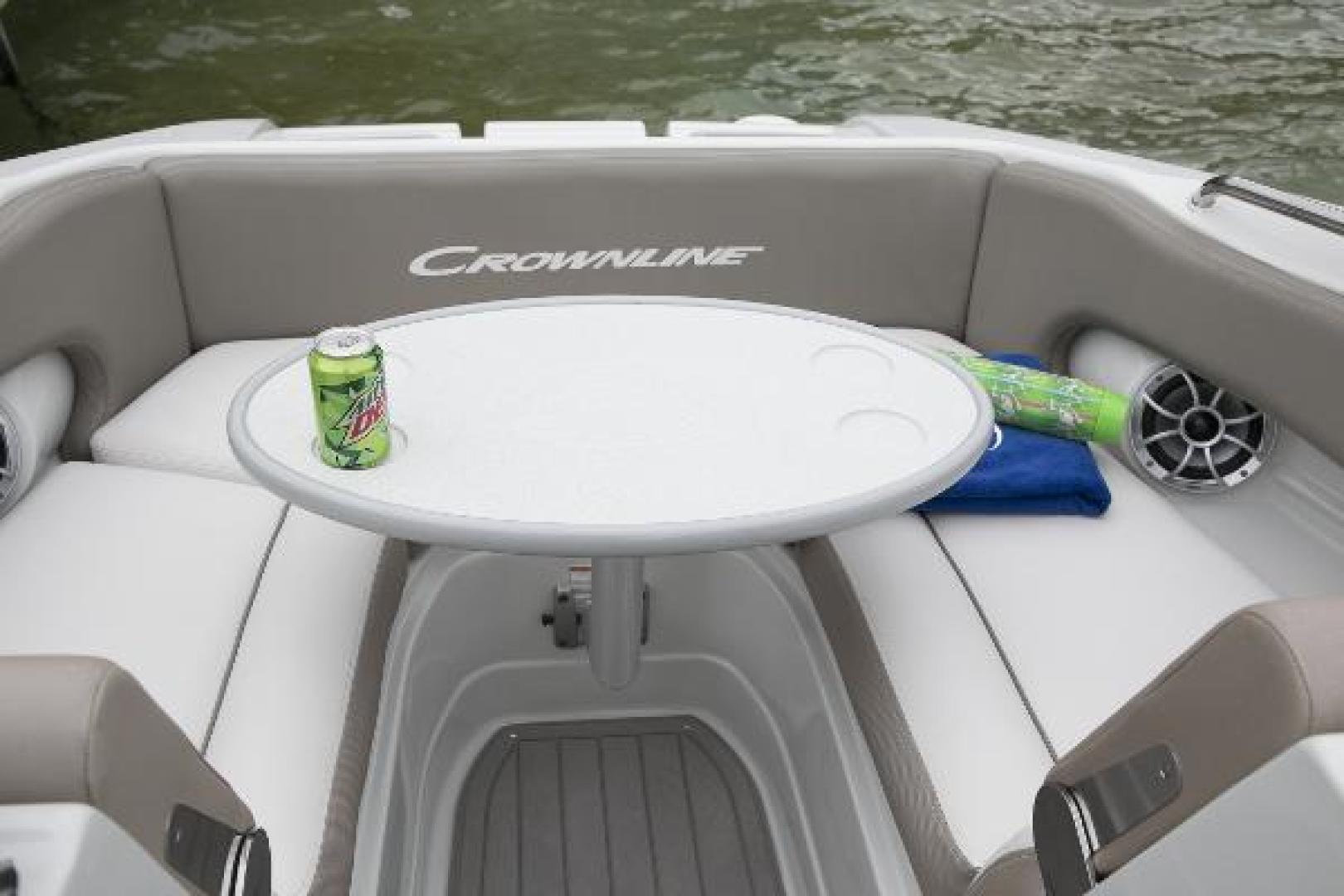 Slide: The Image of Crownline Boats E 235 XS 2023 - 1530649