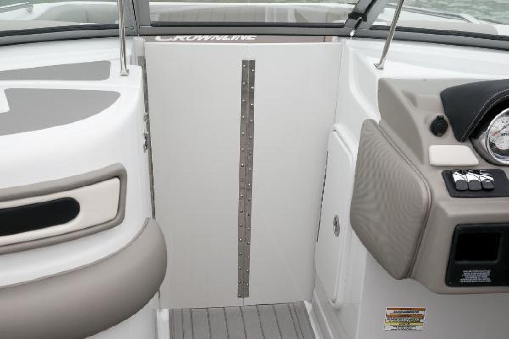 Slide: The Image of Crownline Boats E 235 XS 2023 - 1530653