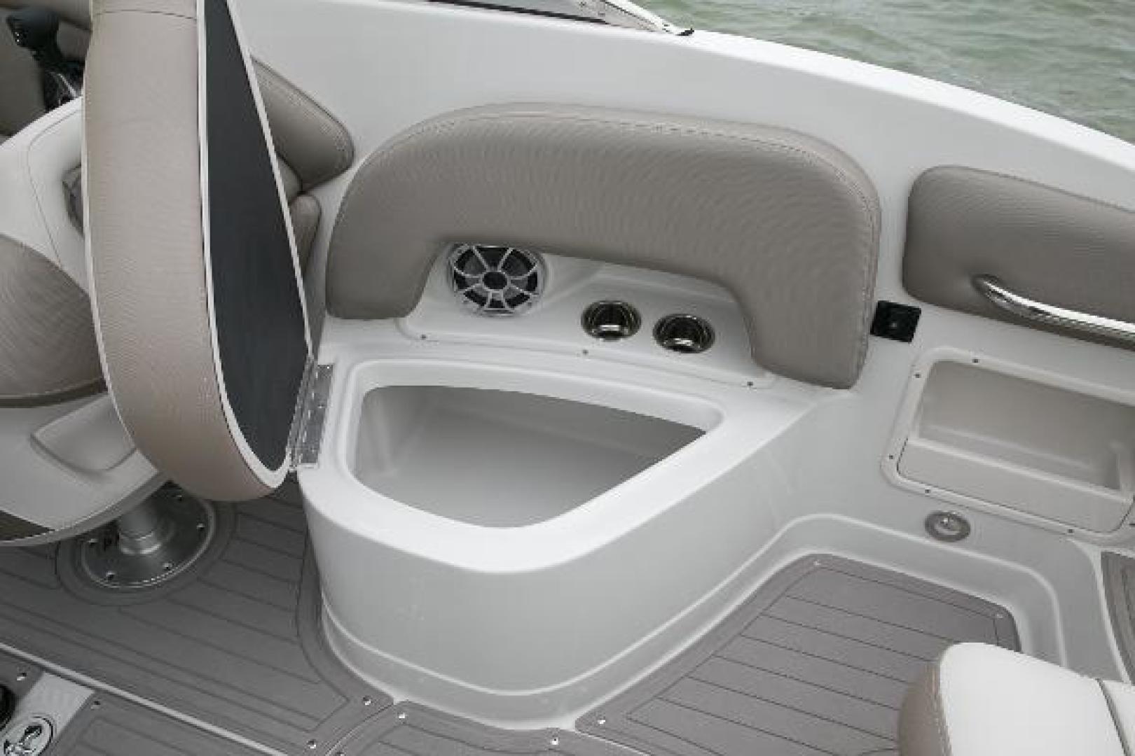 Slide: The Image of Crownline Boats E 235 XS 2023 - 1530661