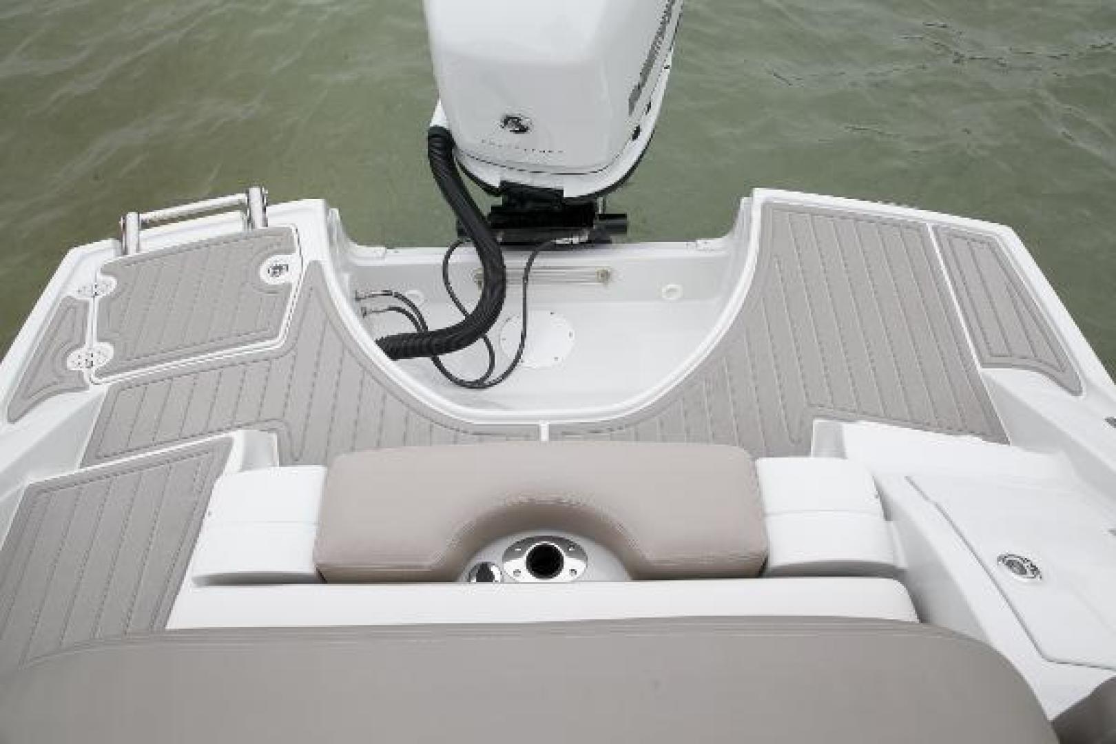 Slide: The Image of Crownline Boats E 235 XS 2023 - 1530667