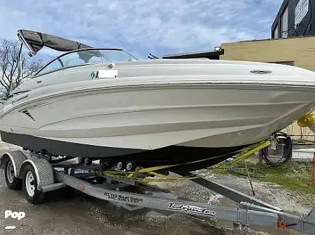 Slide: The Image of Crownline Boats E235 XS 2023 - 15573919