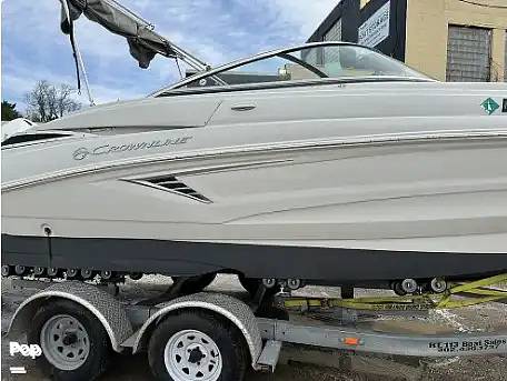 Slide: The Image of Crownline Boats E235 XS 2023 - 15573920