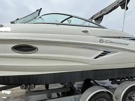 Slide: The Image of Crownline Boats E235 XS 2023 - 15573921