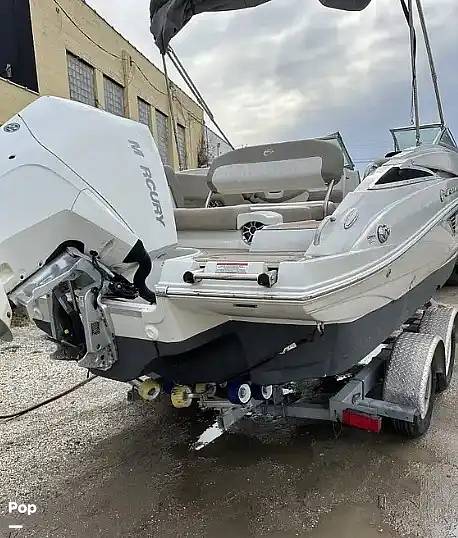 Slide: The Image of Crownline Boats E235 XS 2023 - 15573923