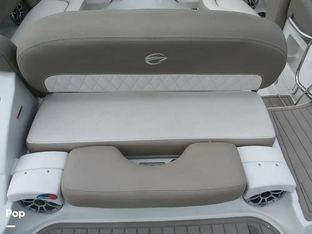 Slide: The Image of Crownline Boats E235 XS 2023 - 15573935