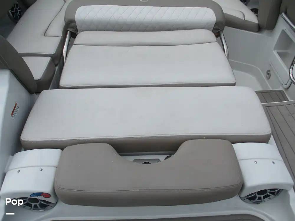 Slide: The Image of Crownline Boats E235 XS 2023 - 15573937