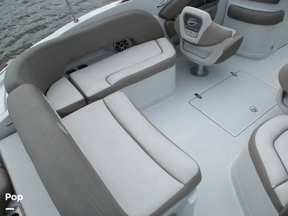 Slide: The Image of Crownline Boats E235 XS 2023 - 15573944