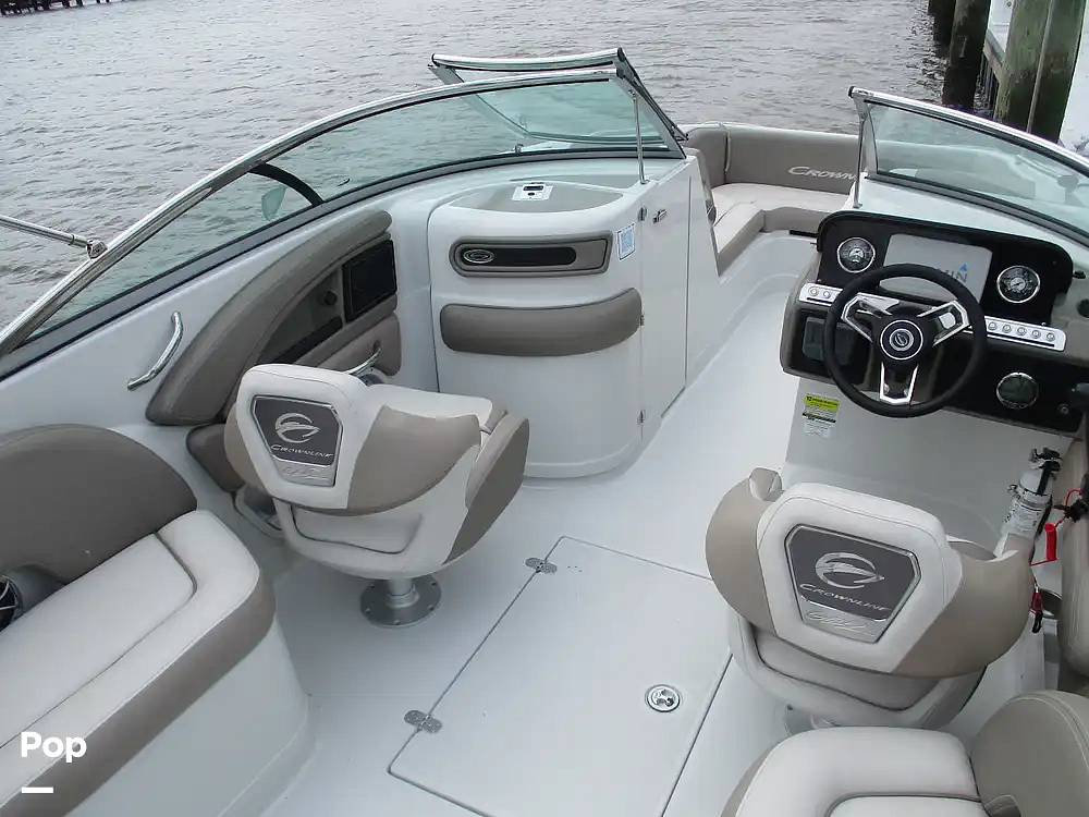 Slide: The Image of Crownline Boats E235 XS 2023 - 15573946