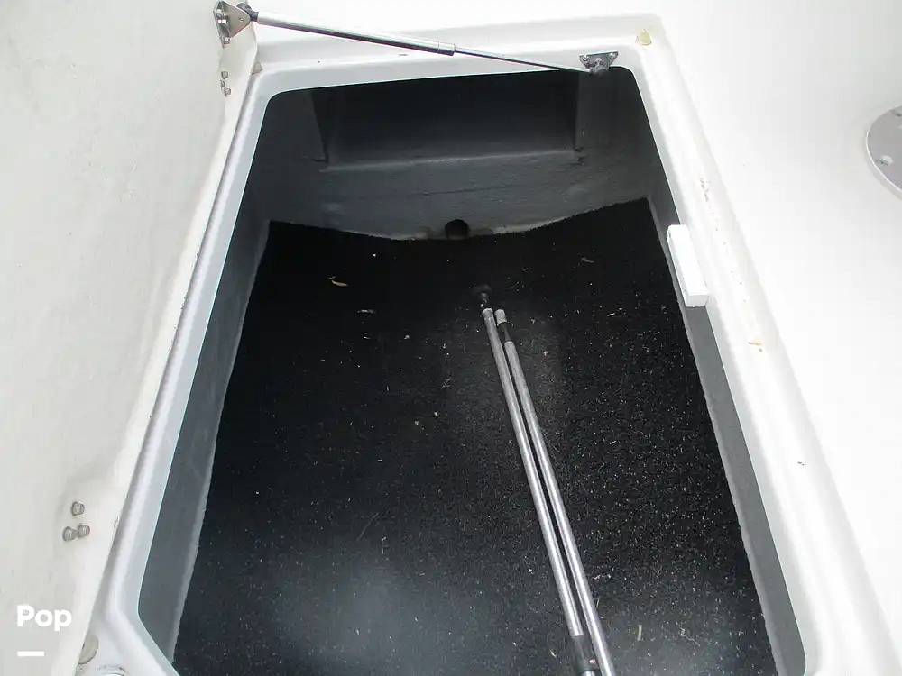 Slide: The Image of Crownline Boats E235 XS 2023 - 15573948