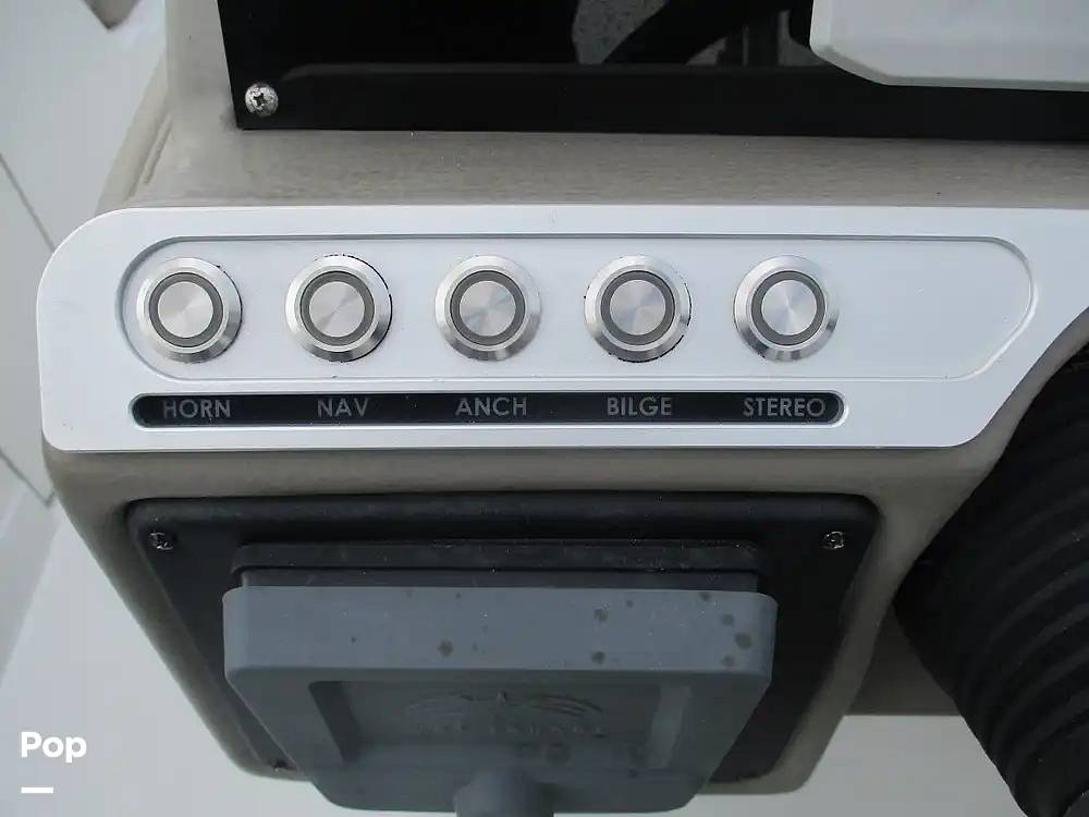 Slide: The Image of Crownline Boats E235 XS 2023 - 15573955