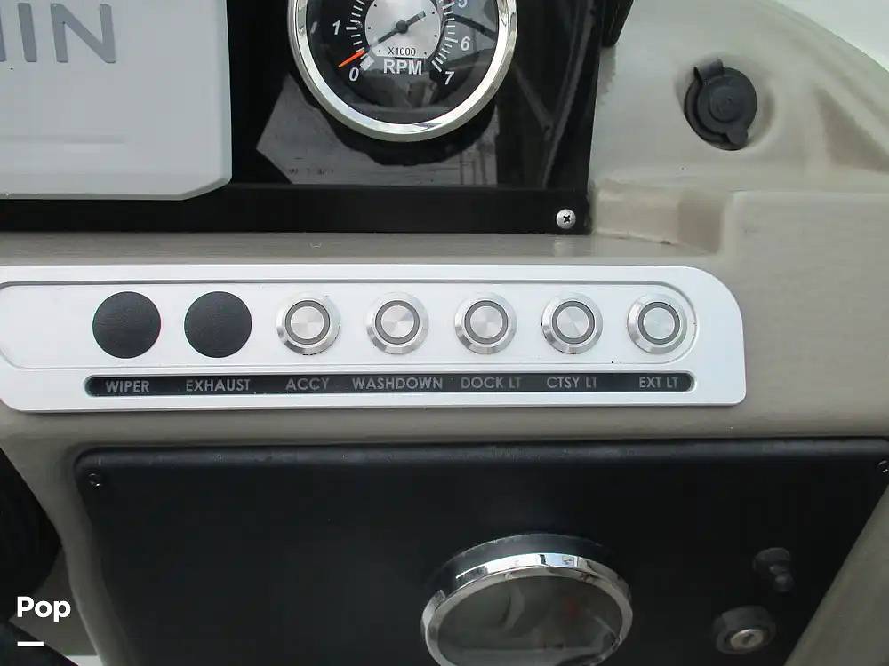 Slide: The Image of Crownline Boats E235 XS 2023 - 15573956