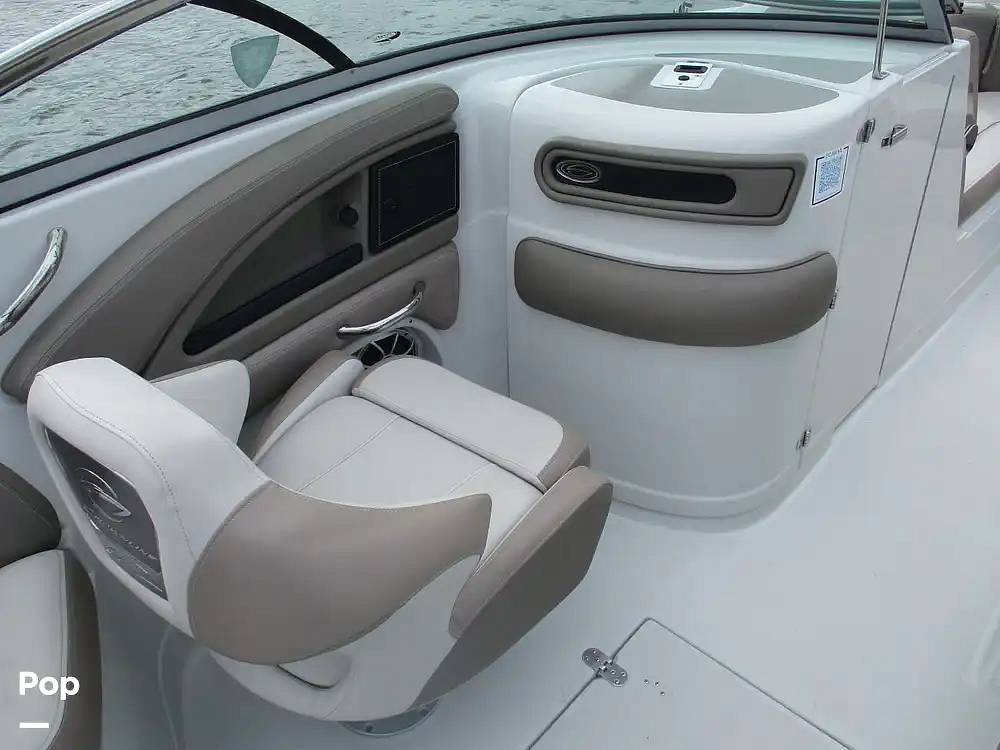 Slide: The Image of Crownline Boats E235 XS 2023 - 15573964