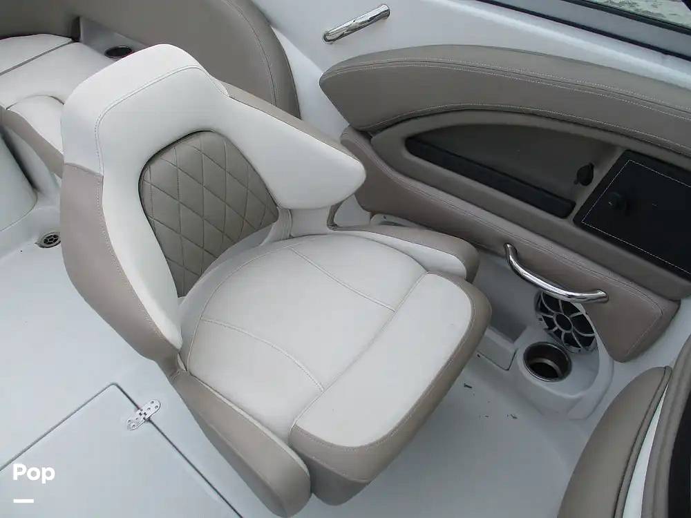 Slide: The Image of Crownline Boats E235 XS 2023 - 15573965