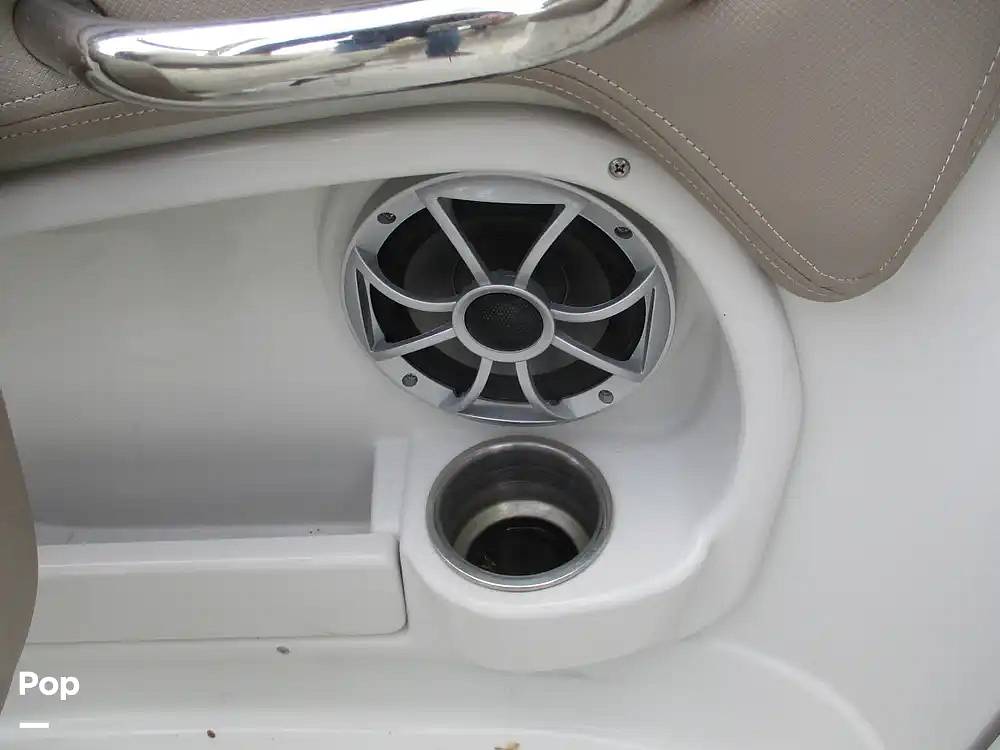 Slide: The Image of Crownline Boats E235 XS 2023 - 15573969