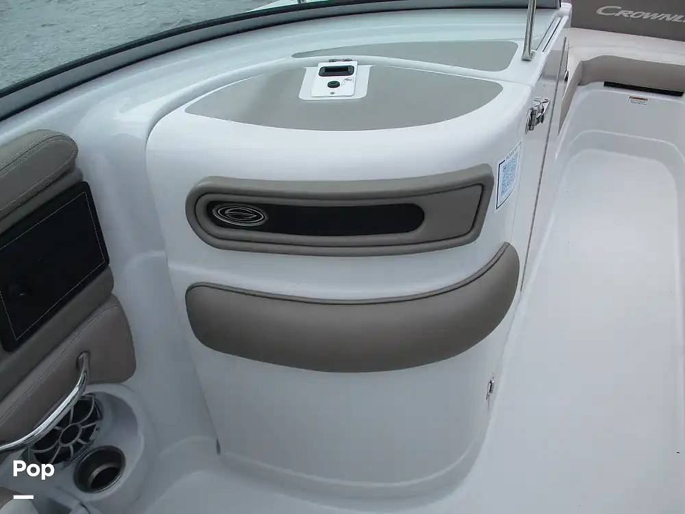 Slide: The Image of Crownline Boats E235 XS 2023 - 15573970