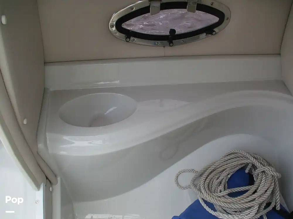 Slide: The Image of Crownline Boats E235 XS 2023 - 15573972