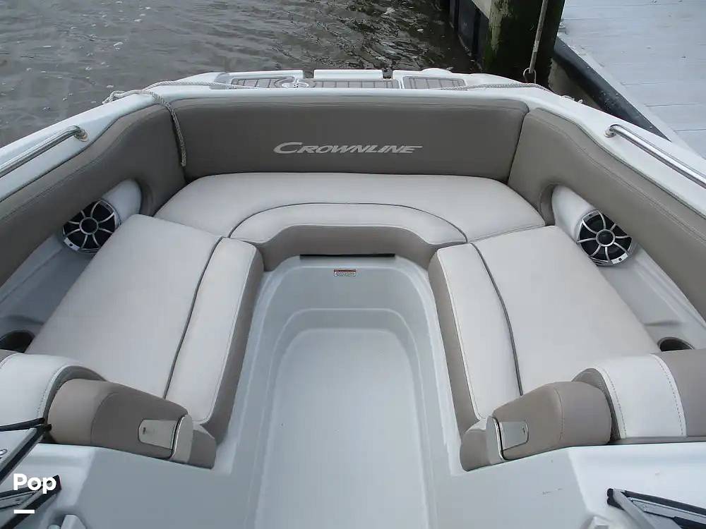 Slide: The Image of Crownline Boats E235 XS 2023 - 15573977
