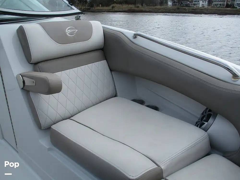 Slide: The Image of Crownline Boats E235 XS 2023 - 15573981