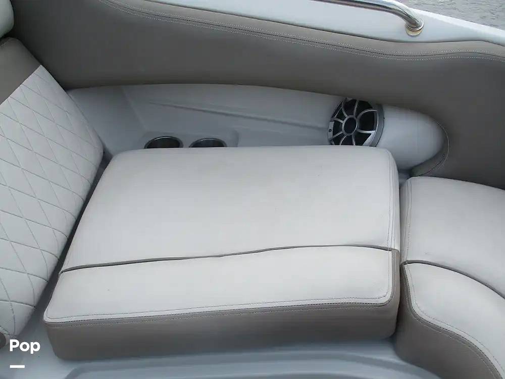 Slide: The Image of Crownline Boats E235 XS 2023 - 15573982