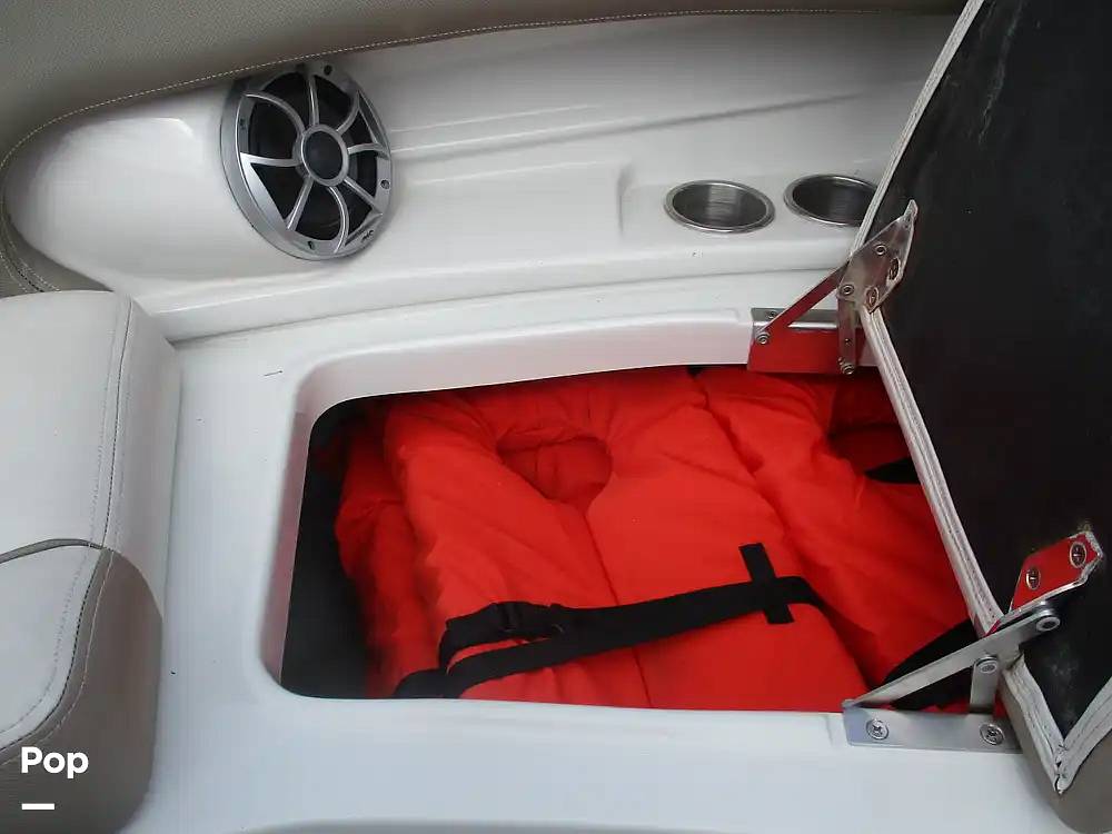 Slide: The Image of Crownline Boats E235 XS 2023 - 15573991