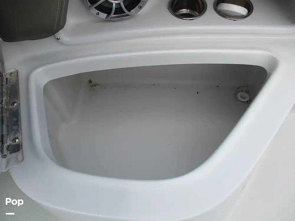 Slide: The Image of Crownline Boats E235 XS 2023 - 15573996