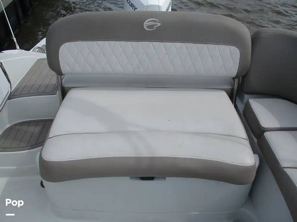 Slide: The Image of Crownline Boats E235 XS 2023 - 15574001