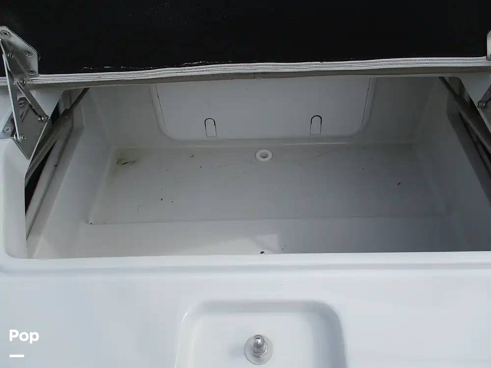 Slide: The Image of Crownline Boats E235 XS 2023 - 15574002