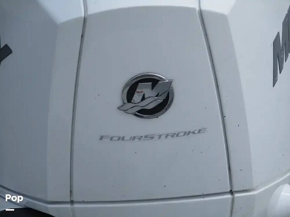 Slide: The Image of Crownline Boats E235 XS 2023 - 15574003