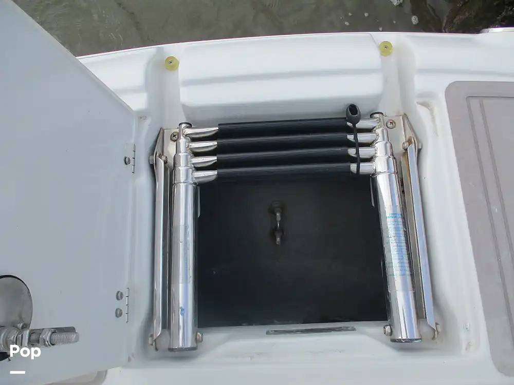 Slide: The Image of Crownline Boats E235 XS 2023 - 15574007