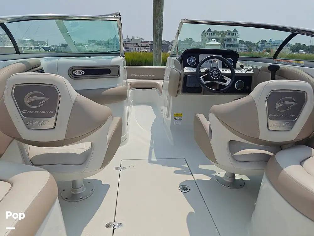 Slide: The Image of Crownline Boats E 235 XS 2023 - 15602536