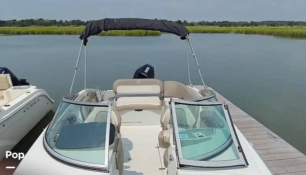 Slide: The Image of Crownline Boats E 235 XS 2023 - 15602547