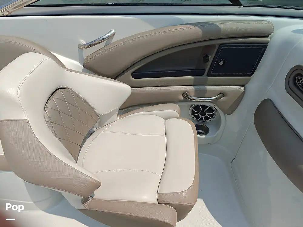 Slide: The Image of Crownline Boats E 235 XS 2023 - 15602556