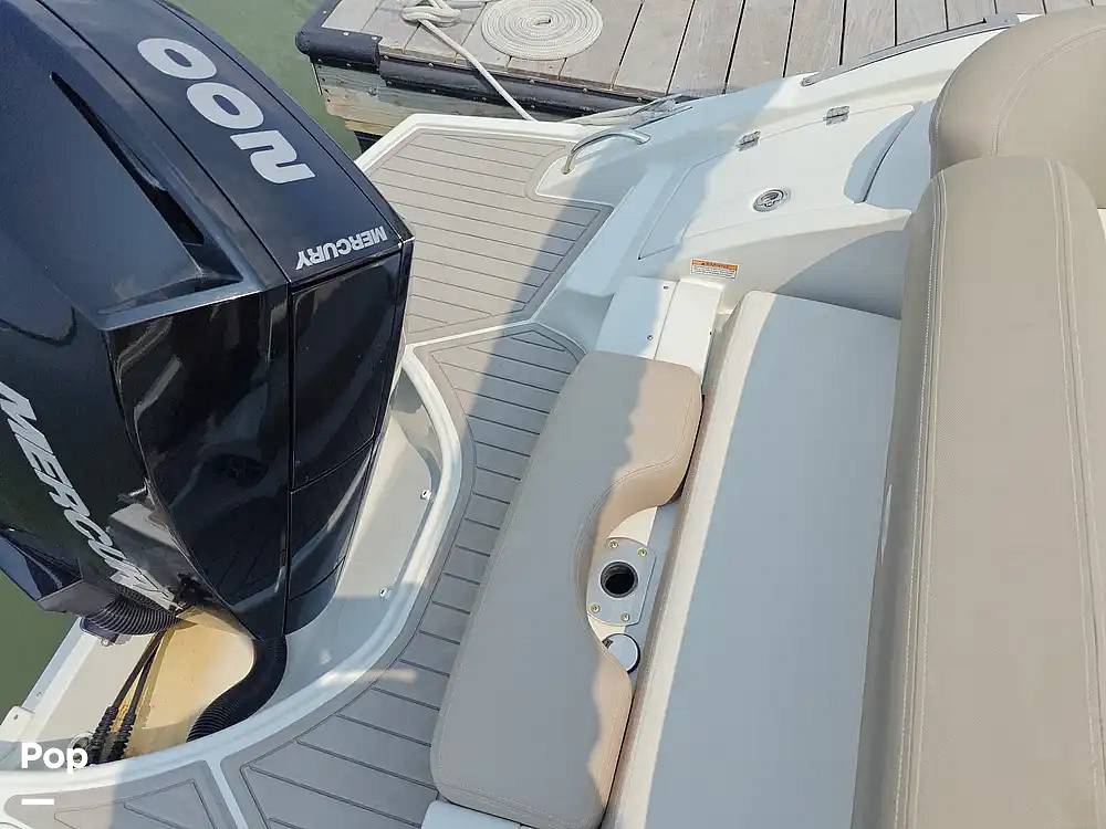 Slide: The Image of Crownline Boats E 235 XS 2023 - 15602560
