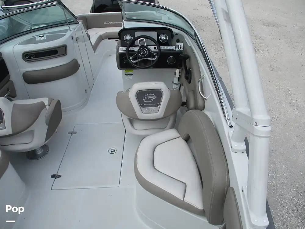 Slide: The Image of Crownline Boats E 235 XS 2023 - 15602745