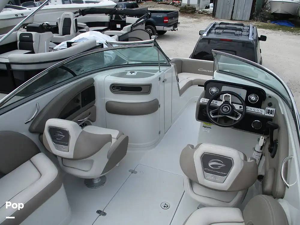 Slide: The Image of Crownline Boats E 235 XS 2023 - 15602746