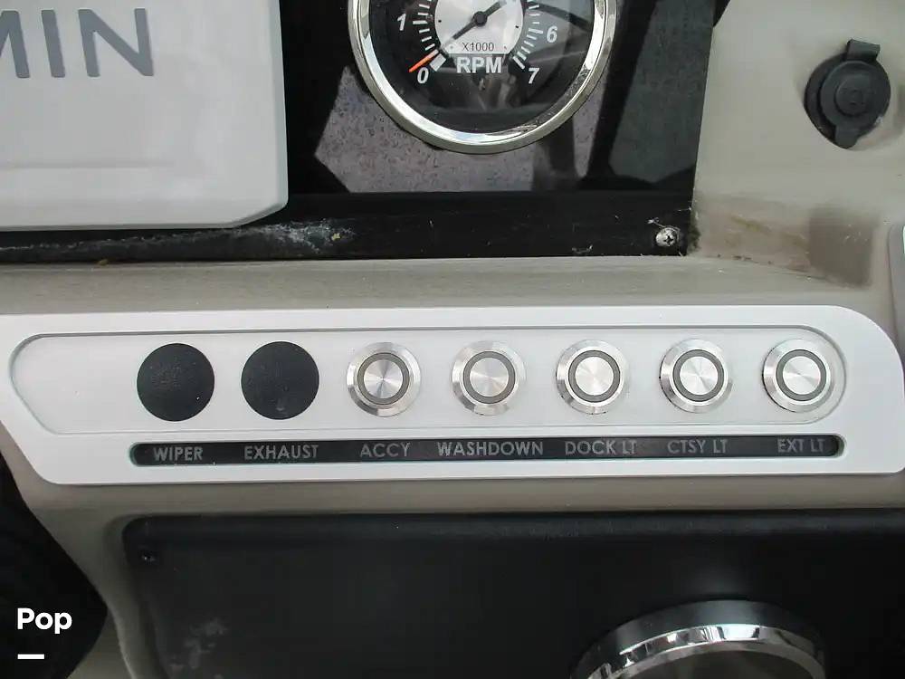 Slide: The Image of Crownline Boats E 235 XS 2023 - 15602756