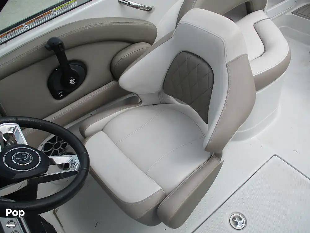 Slide: The Image of Crownline Boats E 235 XS 2023 - 15602761