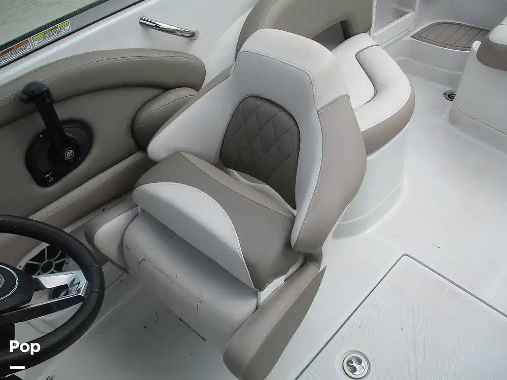 Slide: The Image of Crownline Boats E 235 XS 2023 - 15602762