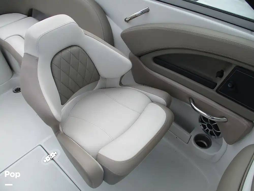 Slide: The Image of Crownline Boats E 235 XS 2023 - 15602764