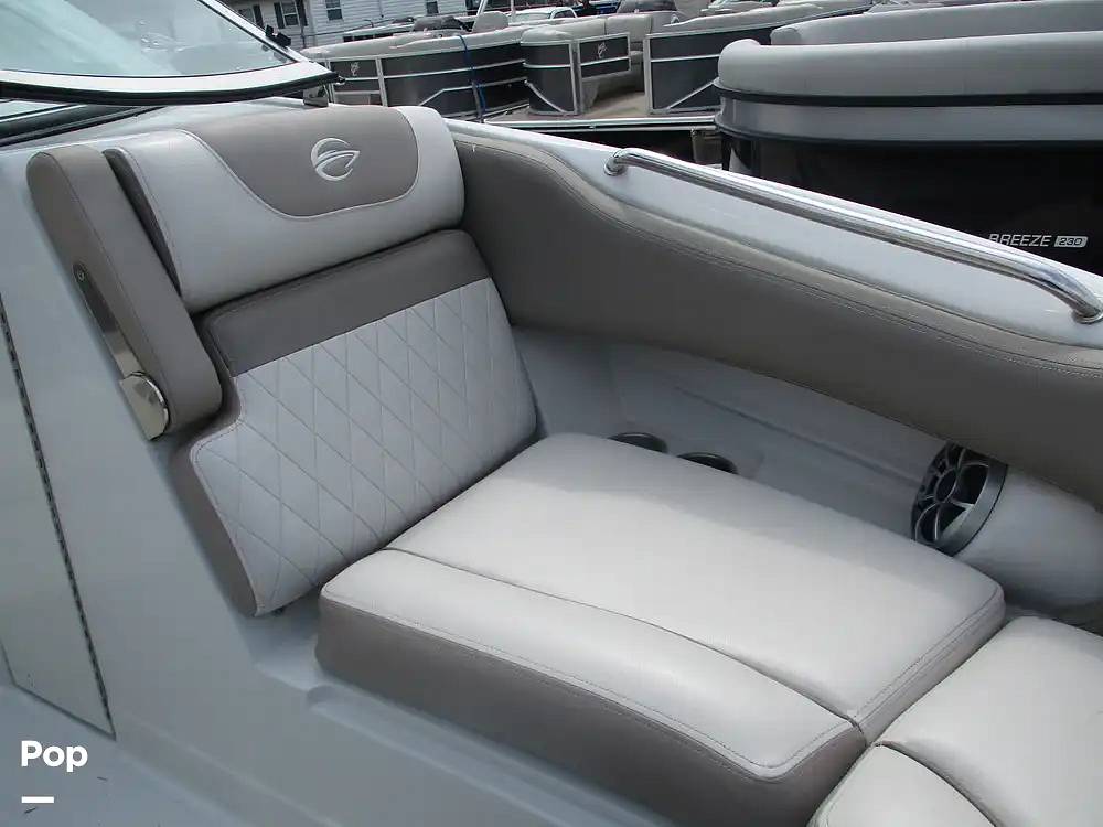 Slide: The Image of Crownline Boats E 235 XS 2023 - 15602779