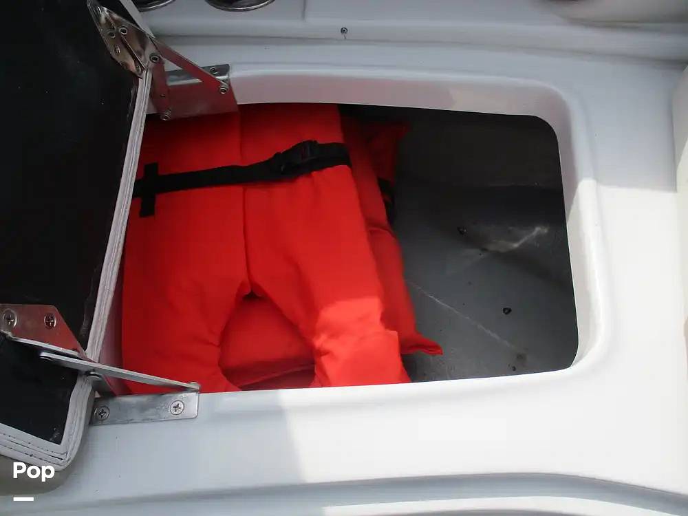 Slide: The Image of Crownline Boats E 235 XS 2023 - 15602781