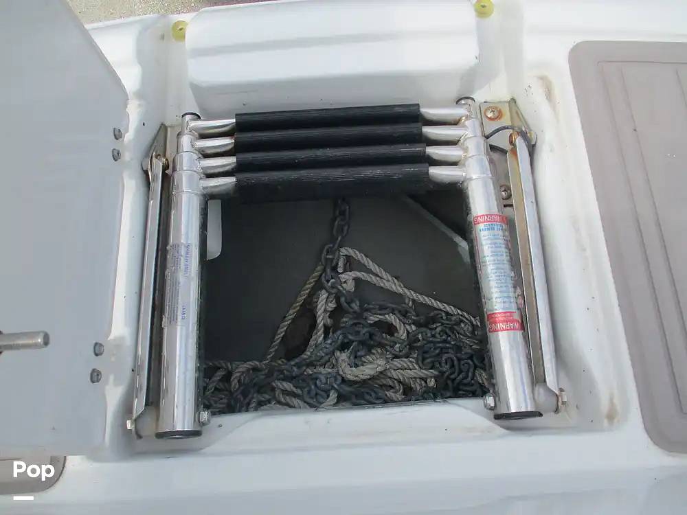 Slide: The Image of Crownline Boats E 235 XS 2023 - 15602786