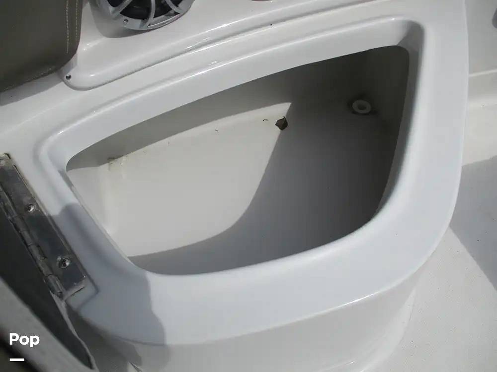 Slide: The Image of Crownline Boats E 235 XS 2023 - 15602794